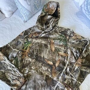 Realtree Camouflage Hoodie with Earth Tones
